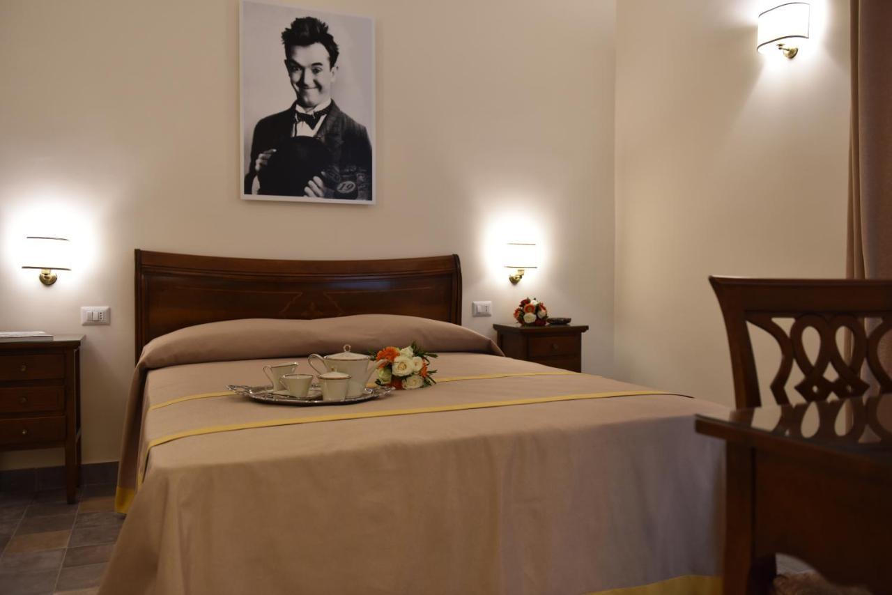 ナポリ Dimora Conte Di Ruvo Bed & Breakfast エクステリア 写真
