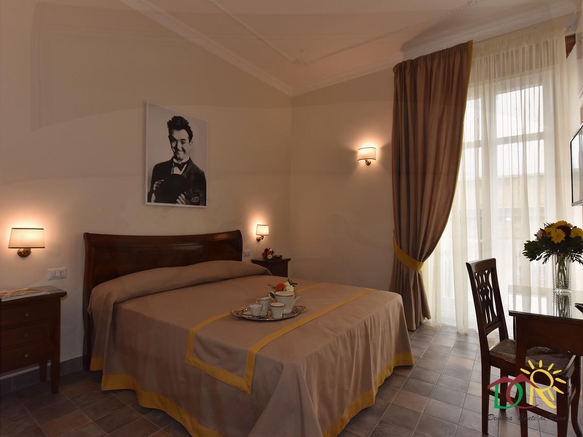 ナポリ Dimora Conte Di Ruvo Bed & Breakfast エクステリア 写真