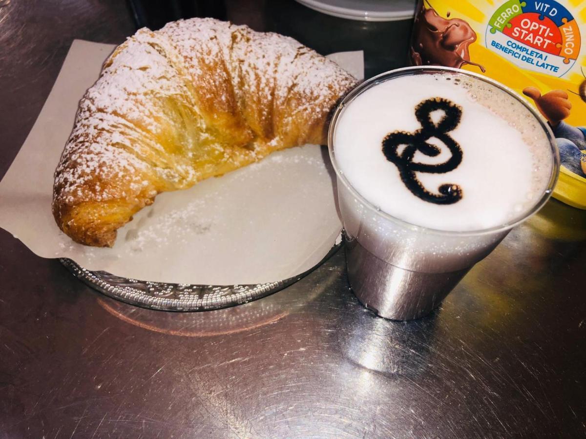 ナポリ Dimora Conte Di Ruvo Bed & Breakfast エクステリア 写真